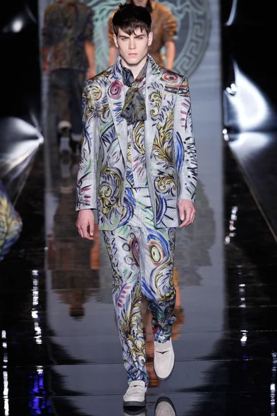Look 23